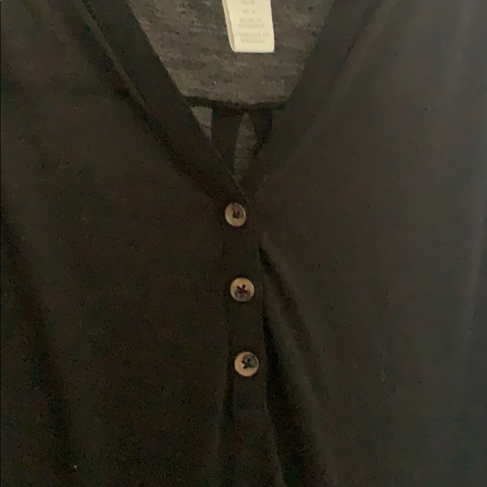 Simple blouse - Picture 3 of 3